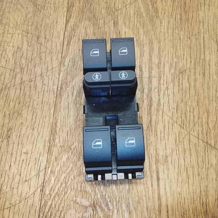 Elektrisko logu slēdzis 7P6959857A