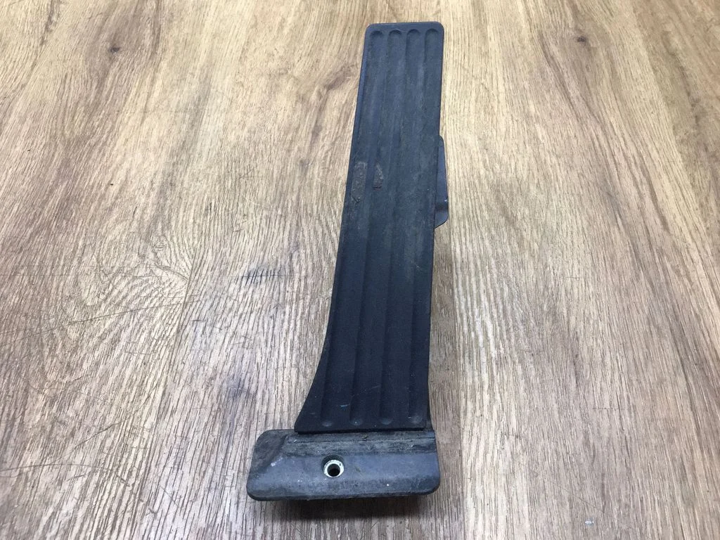 Gaasipedaal – BMW 4-seeria F32 F33 (2013-2020)