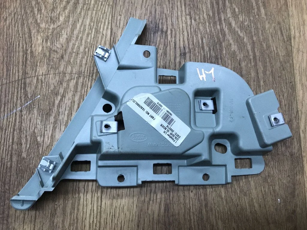 Cita salona detaļa FK72043C27BA