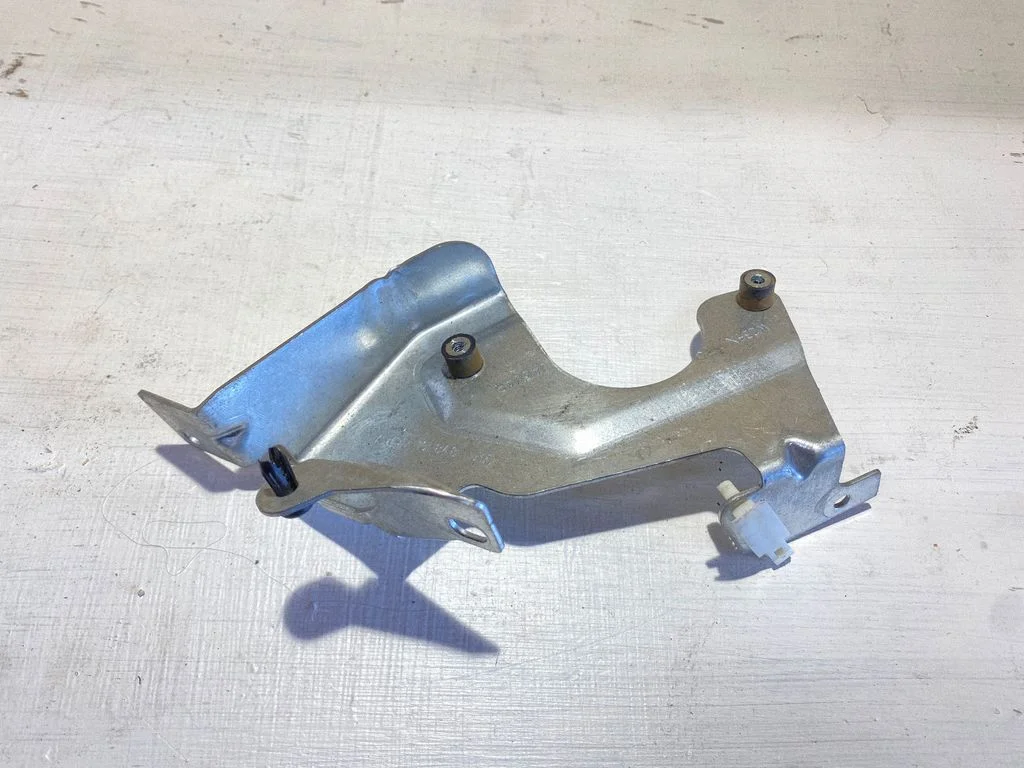 Cita salona detaļa AW9310F848AA