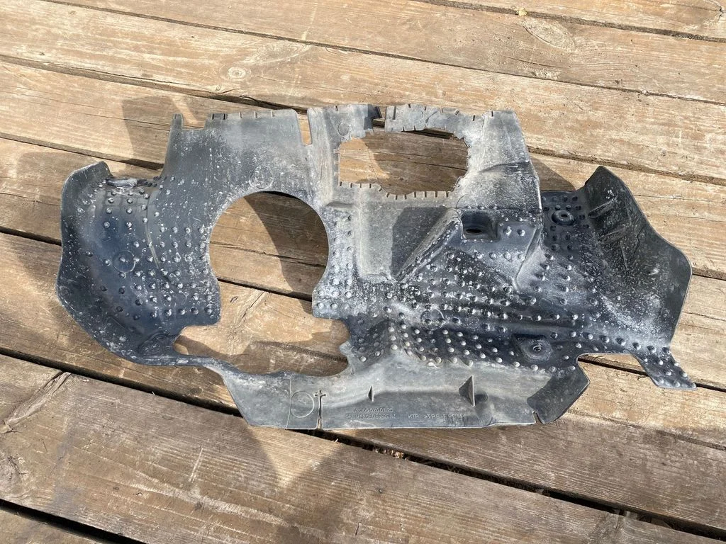 Other engine bay part – Mercedes-Benz C-Class W205 (2014-2021)