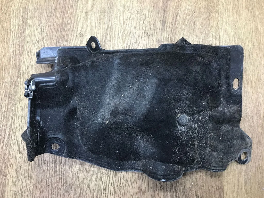 Kita variklio skyriaus detalė