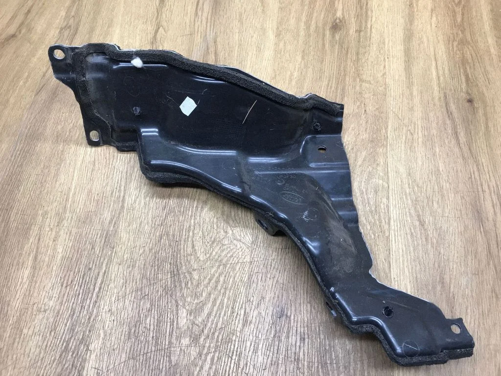 Kita variklio skyriaus detalė