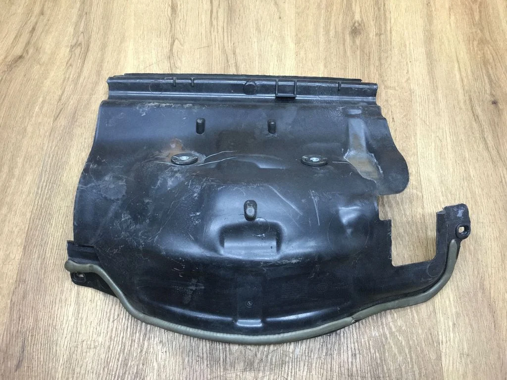 Kita variklio skyriaus detalė