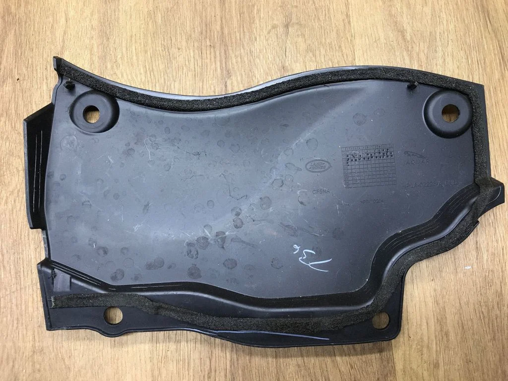 Kita variklio skyriaus detalė