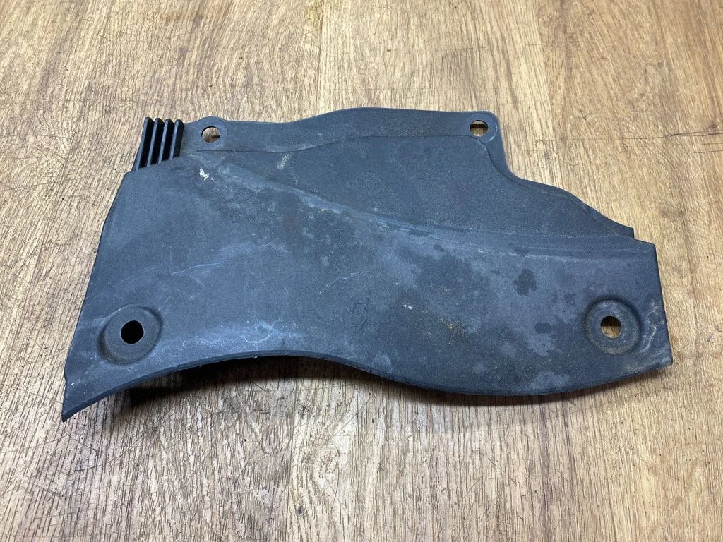 Kita variklio skyriaus detalė