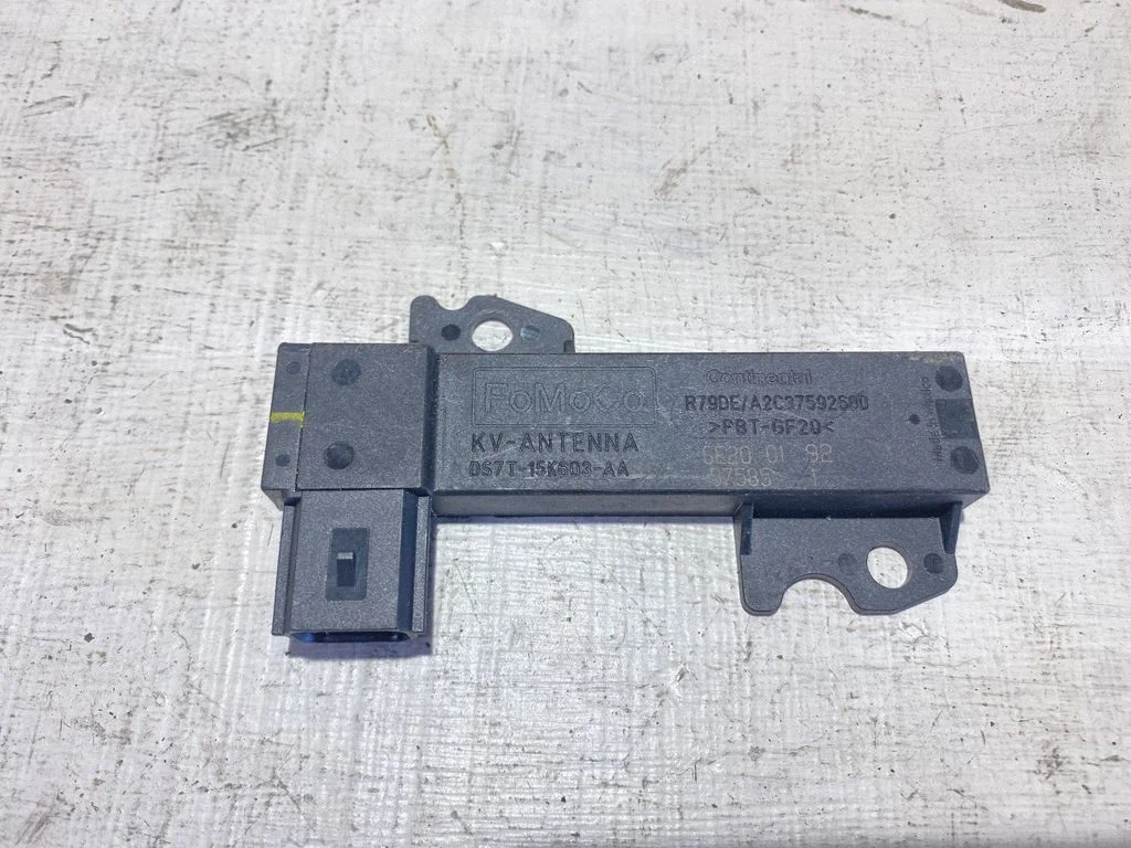 Antenas pastiprinātājs DS7T15K603AA