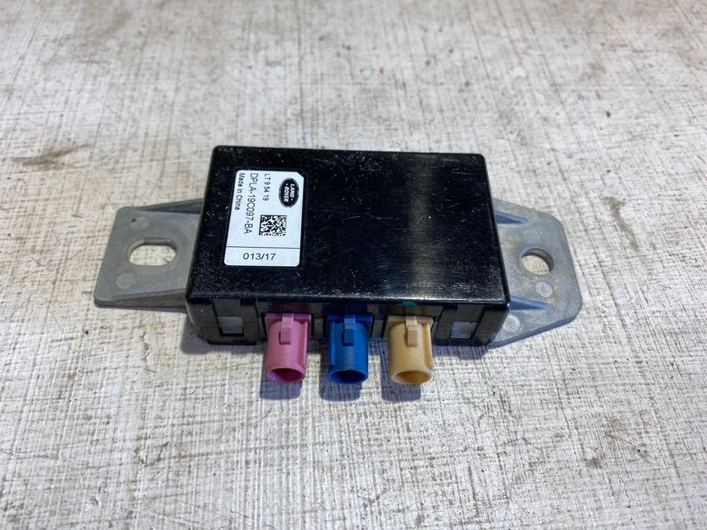Wzmacniacz antenowy DPLA19C097BA