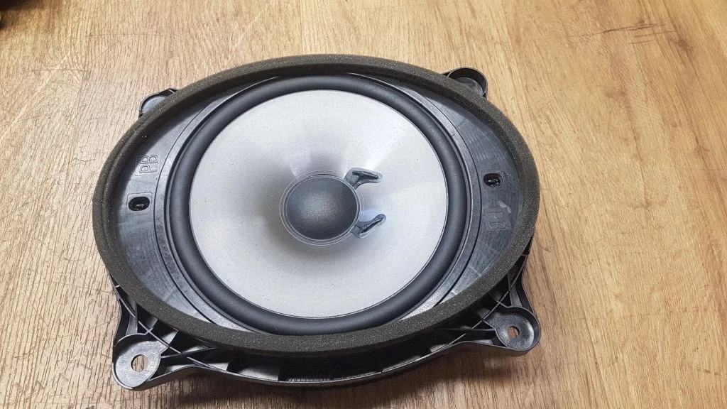 Front door speaker – Lexus RX 450H (2016-)