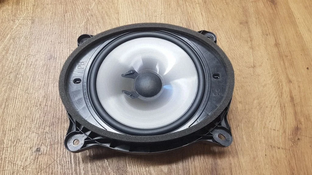 Front door speaker – Lexus RX 450H (2016-)