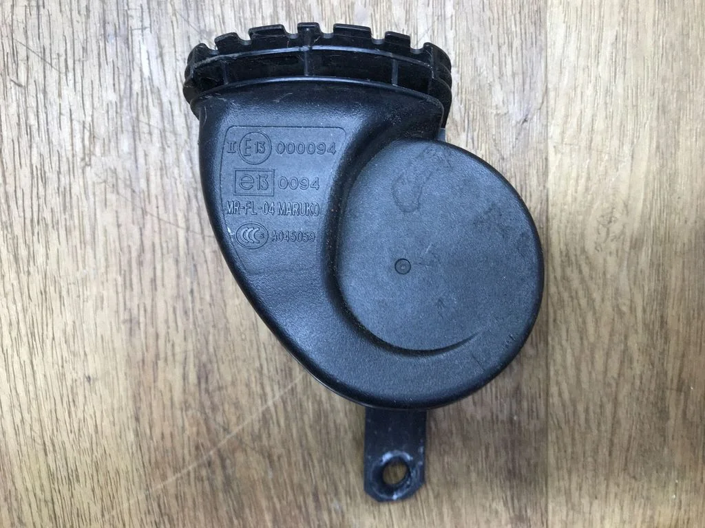 Horn signal – Lexus RX 450H (2016-)