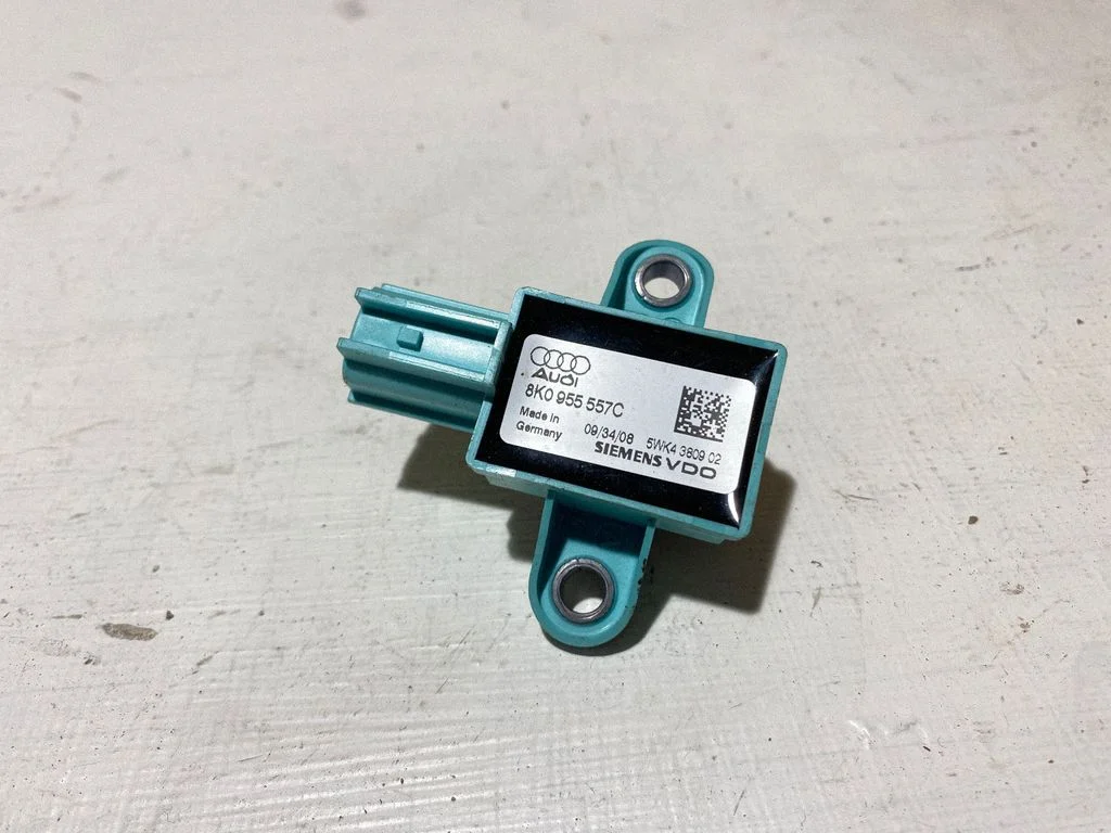 Drošības spilvenu trieciena sensors 8K0955557C