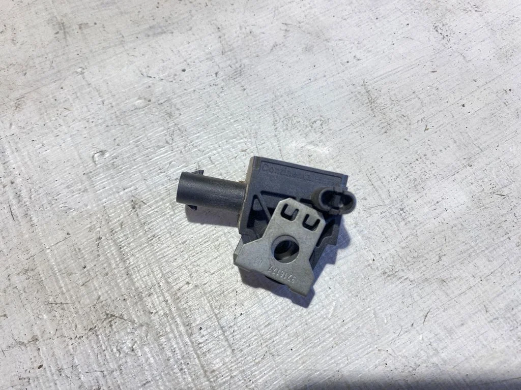 Airbag deployment crash/impact sensor 9224177