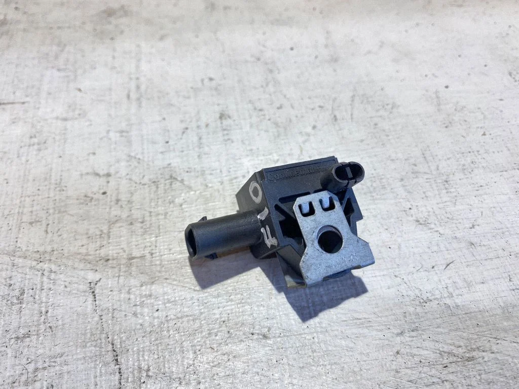 Airbag deployment crash/impact sensor 9224177