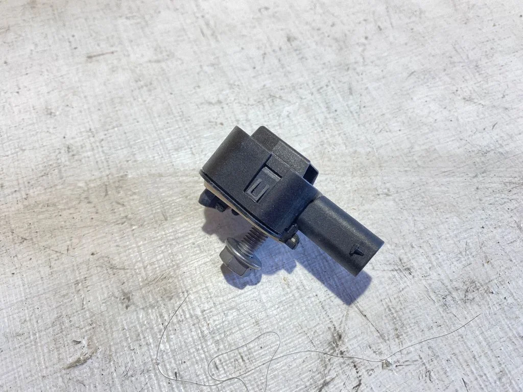 Airbag deployment crash/impact sensor 9224178