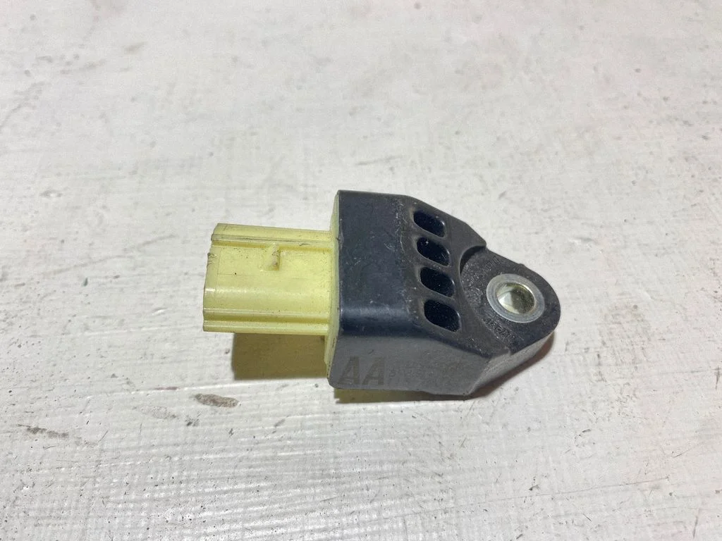 Drošības spilvenu trieciena sensors 8983175020