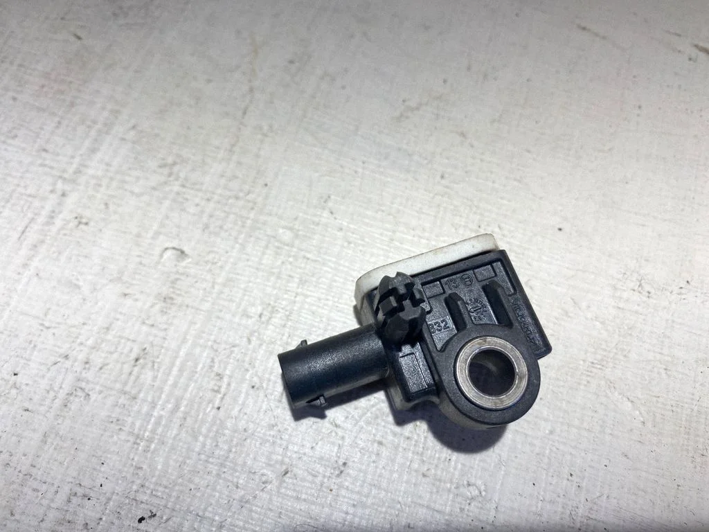 Airbag deployment crash/impact sensor – Maserati Ghibli (2013-)