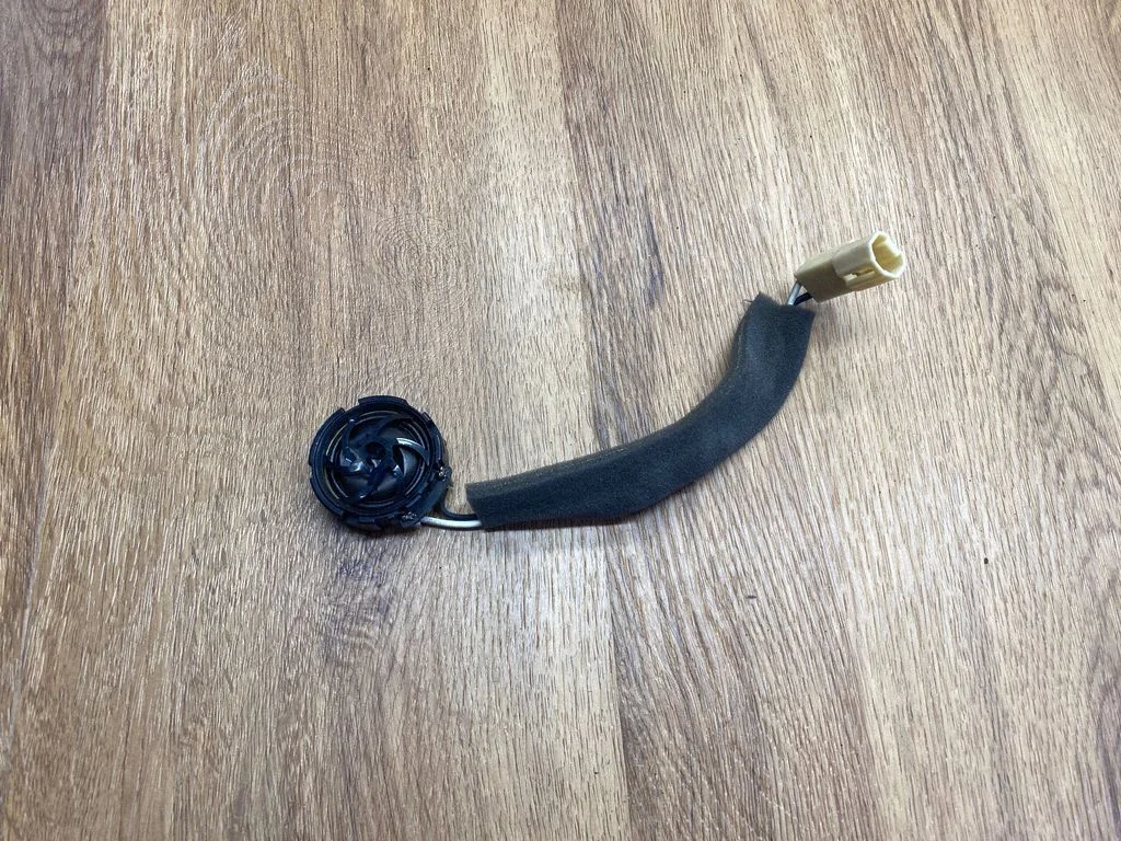 Front door high frequency speaker AW9318808AB