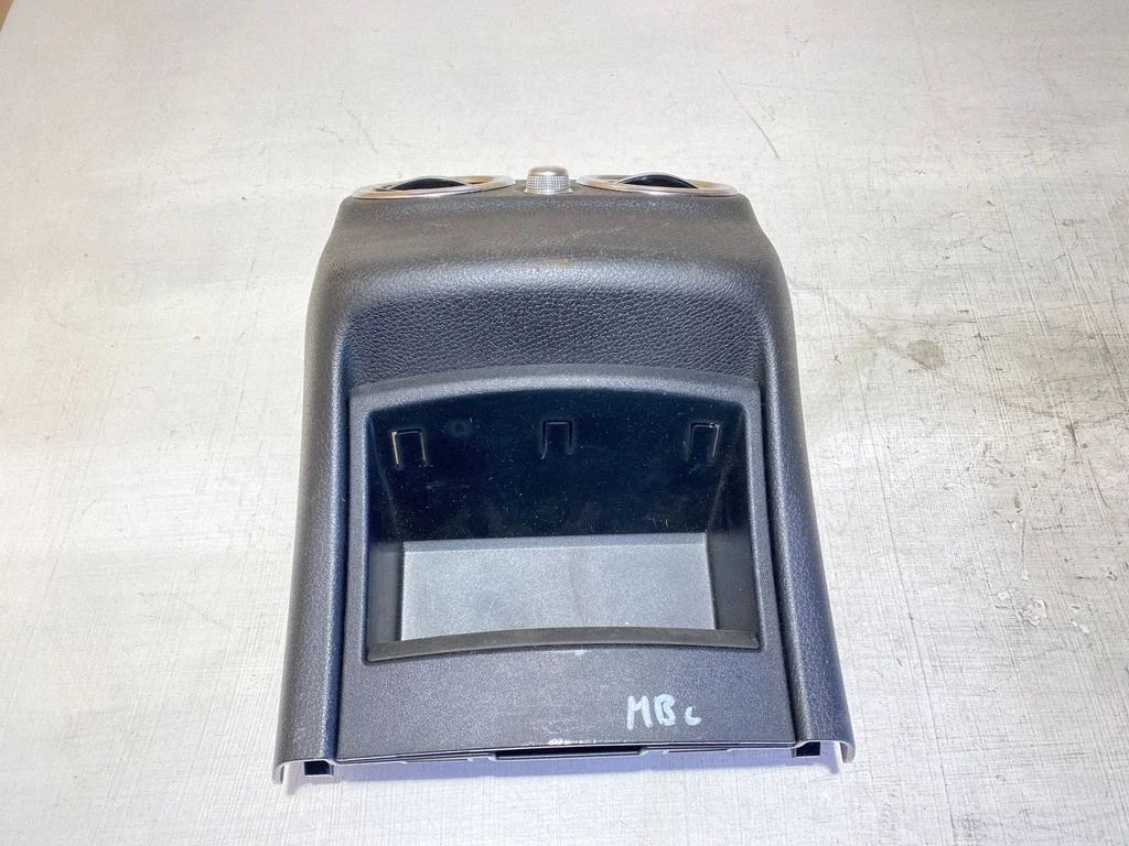 Kita centrinė konsolės (tunelio) detalė