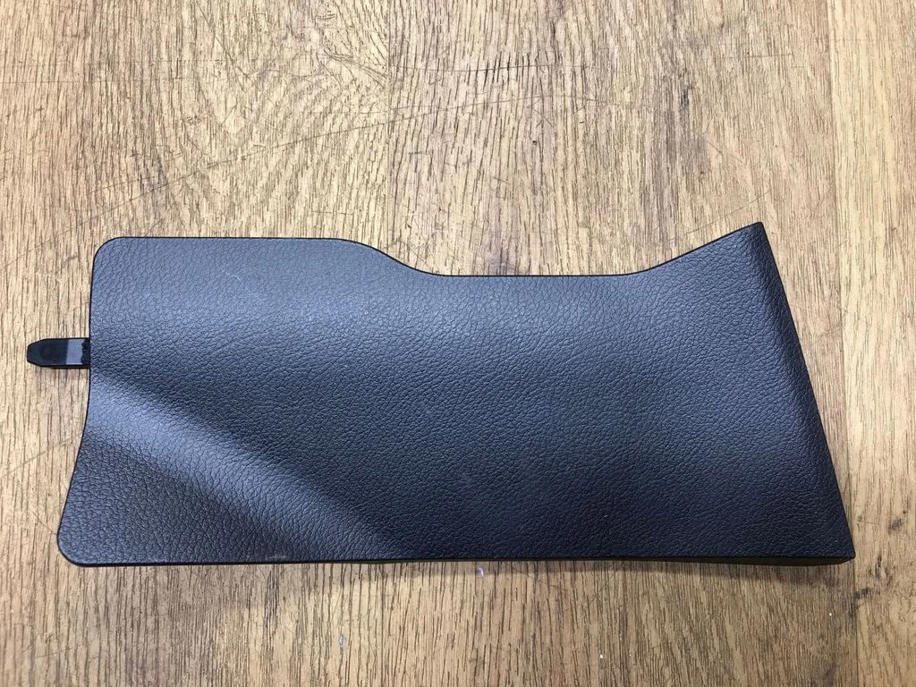 Kita centrinė konsolės (tunelio) detalė