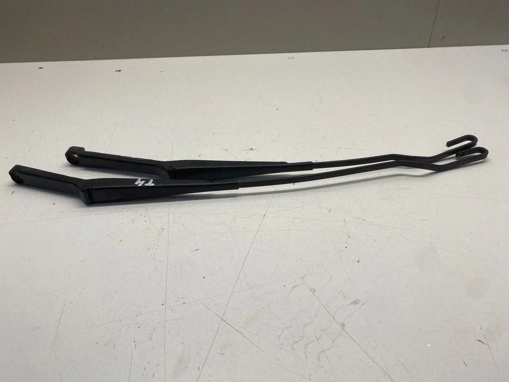 Front wiper blade arm 701955409A