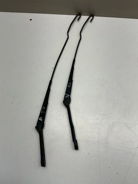 Front wiper blade arm 701955409A