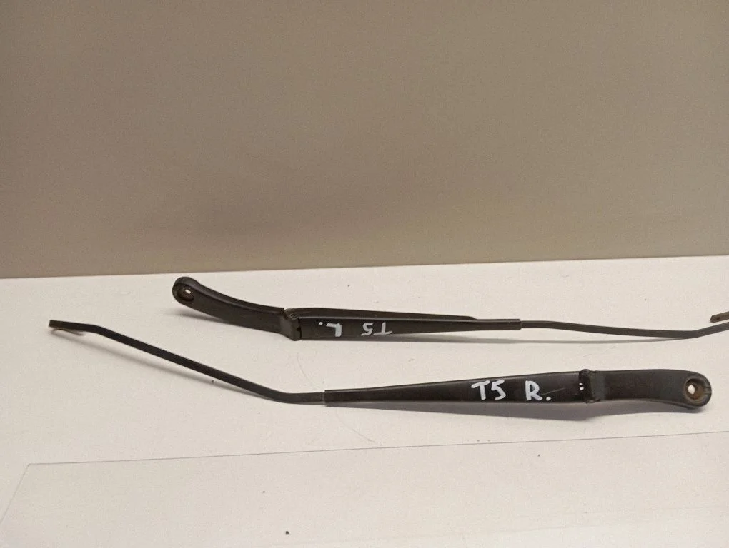 Front wiper blade arm 7H1955409C