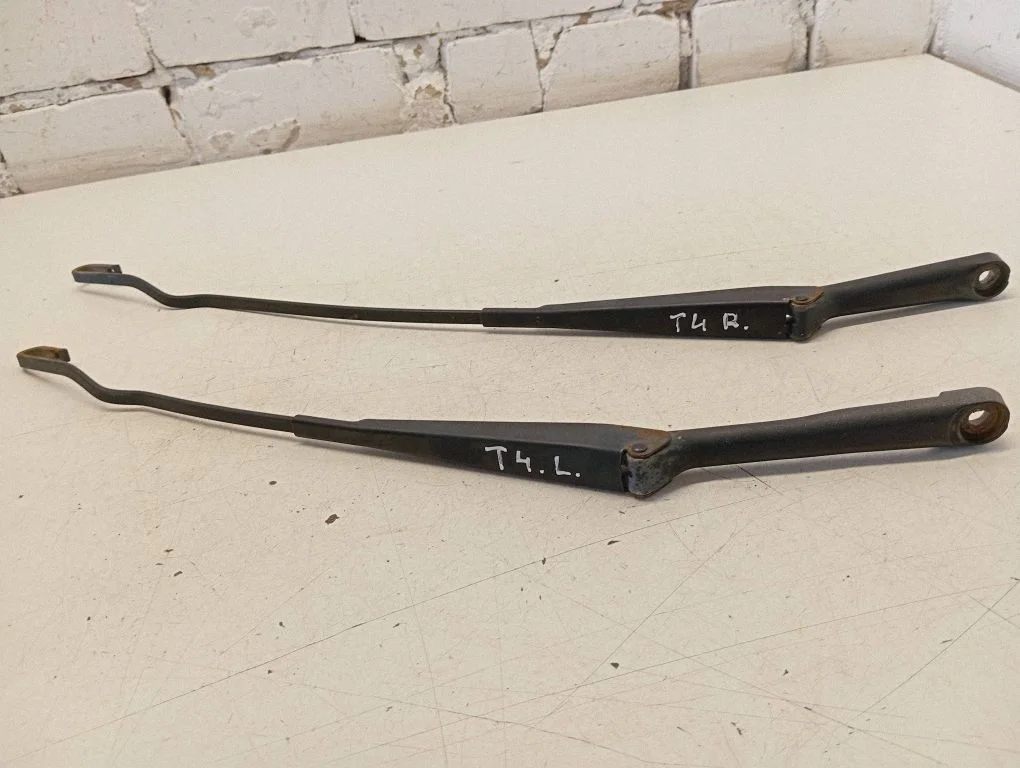 Front wiper blade arm 701955410A