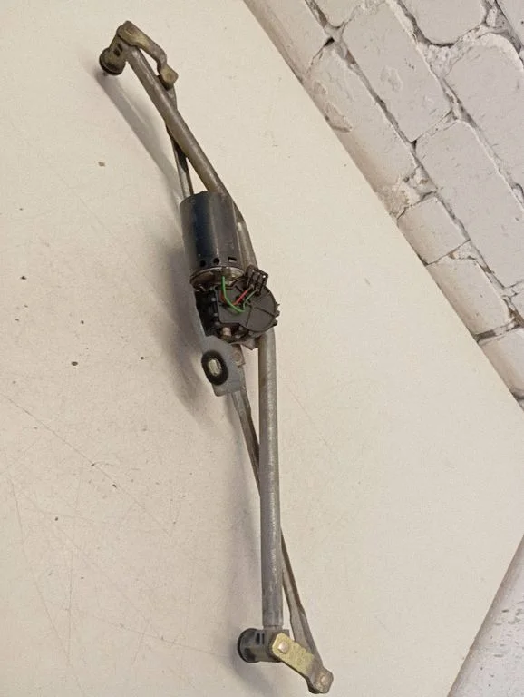 Front wiper linkage and motor 701955603