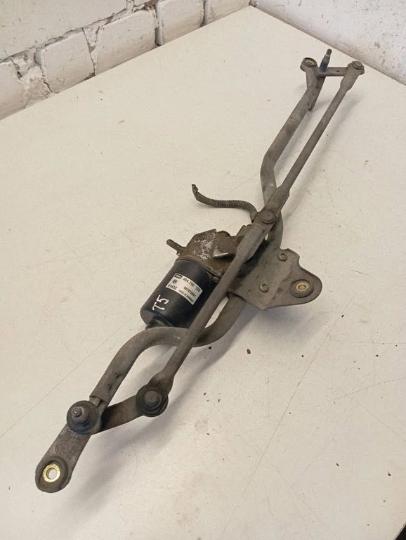 Front wiper linkage and motor 404780