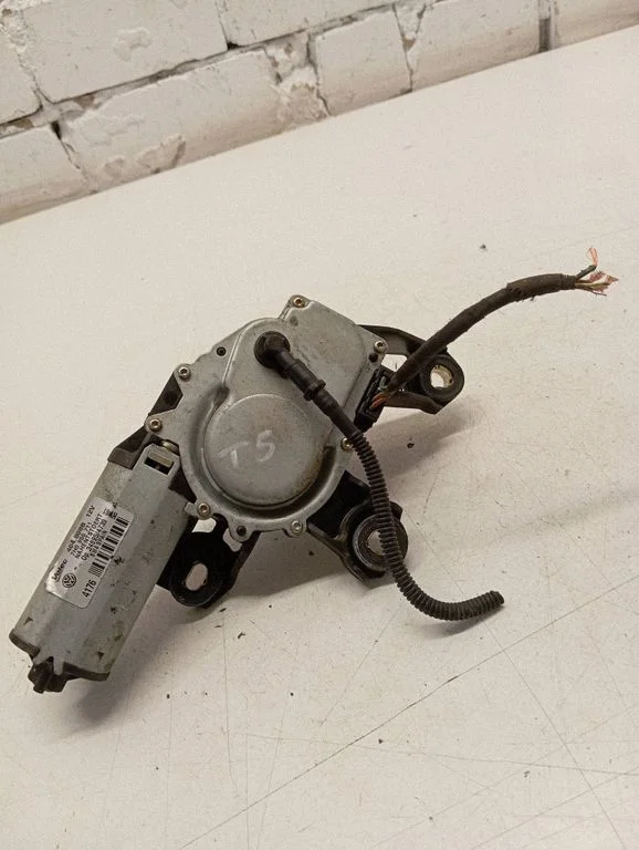 Rear window wiper motor 7H0955711