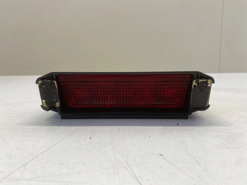 Third/center stoplight 165945121