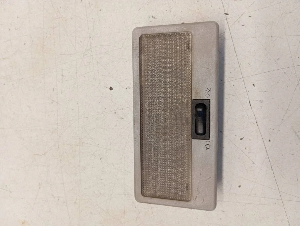 Front seat light 357947111B