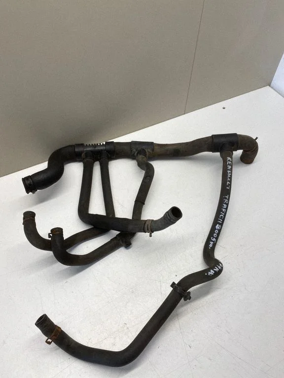 Engine coolant pipe/hose – front