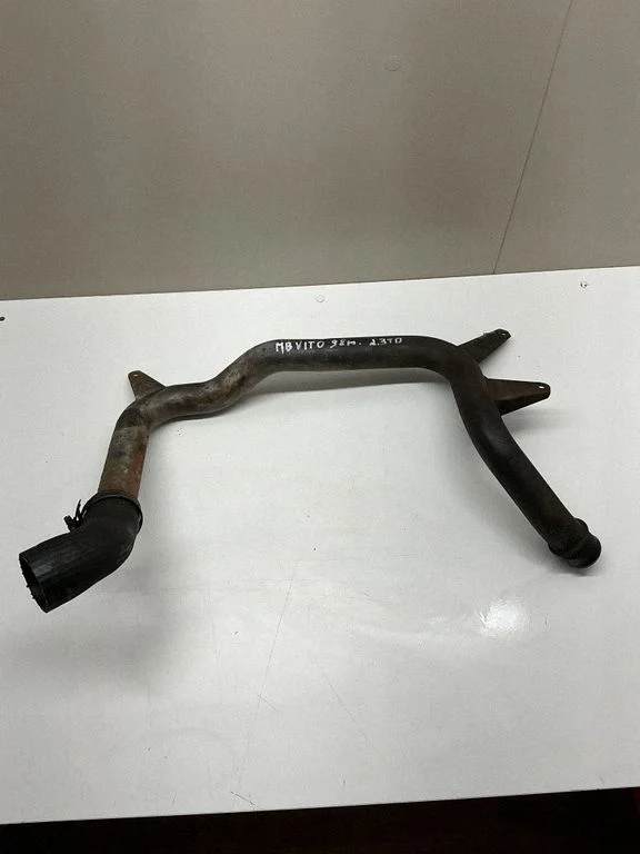 Intercooler hose/pipe – front