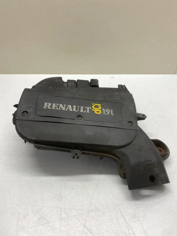 Engine cover (trim) 8200065768A