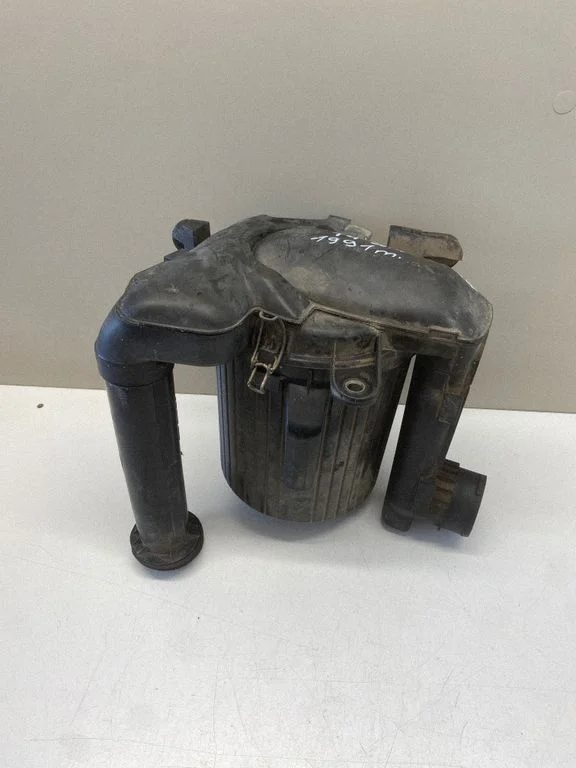 Air filter box 074129618A