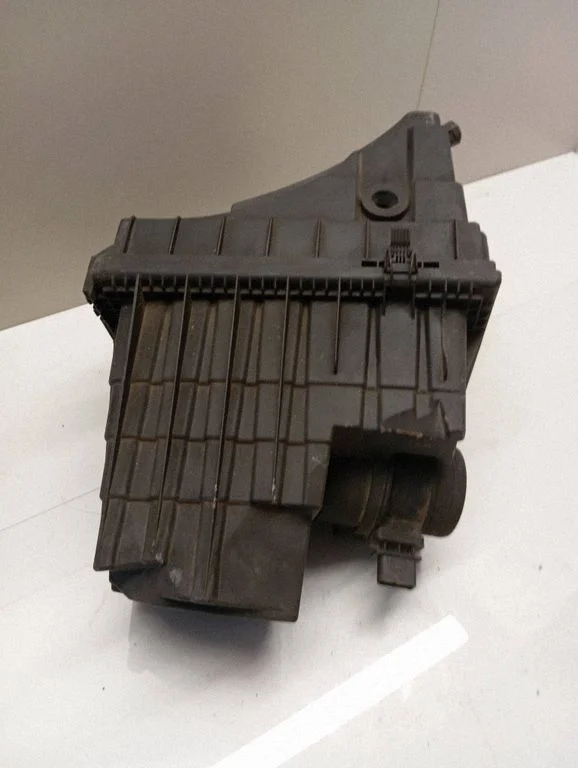 Air filter box 7H0129601R