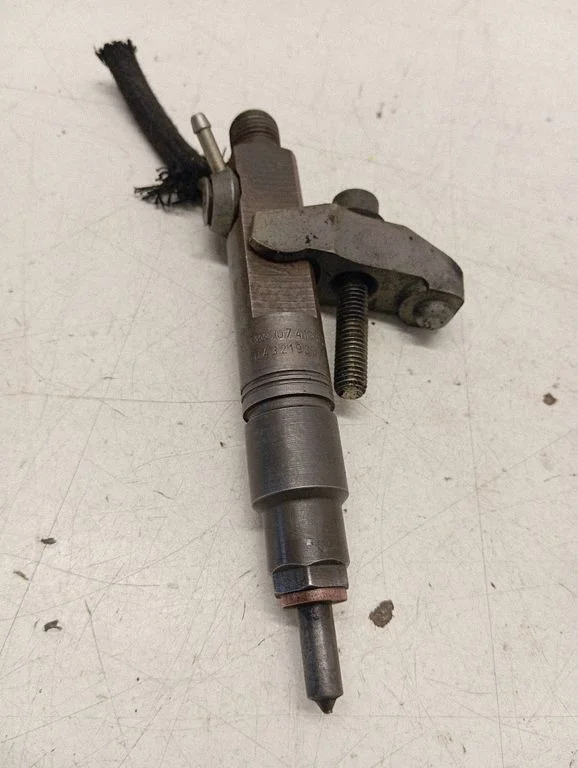 Fuel injector – Volkswagen Transporter - Caravelle T4 (1991-2003)