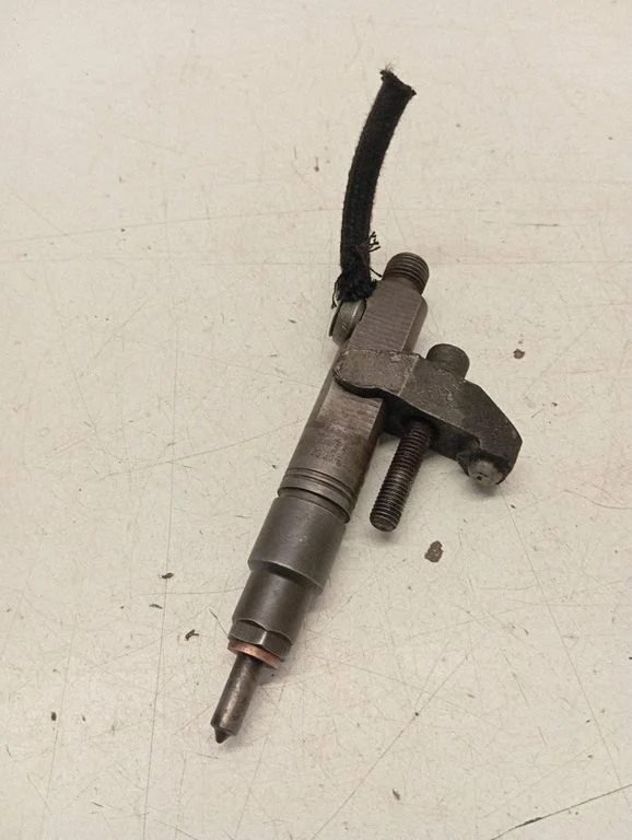 Fuel injector – Volkswagen Transporter - Caravelle T4 (1991-2003)