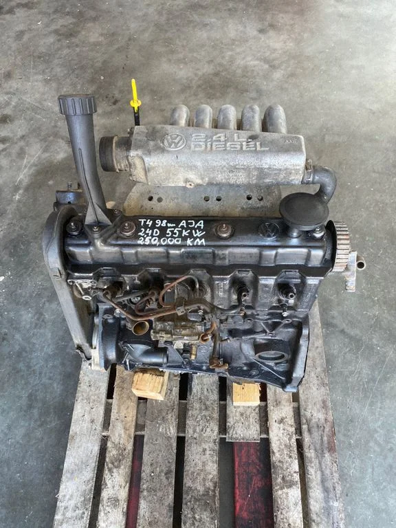 Engine – front