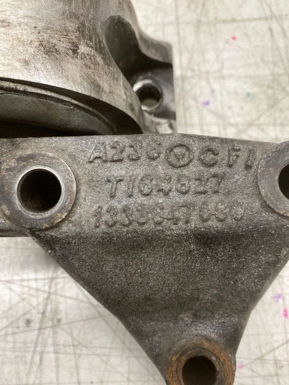 Engine mount bracket 1333847080
