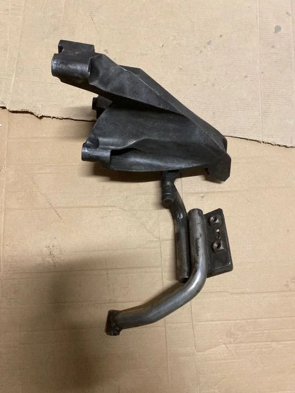 Engine mounting bracket 7H0199370N