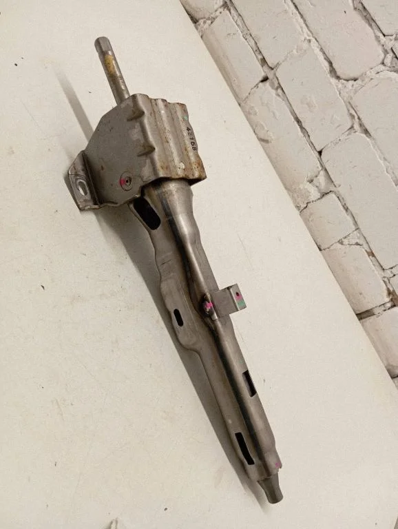 Steering wheel axle DB393C5294AA