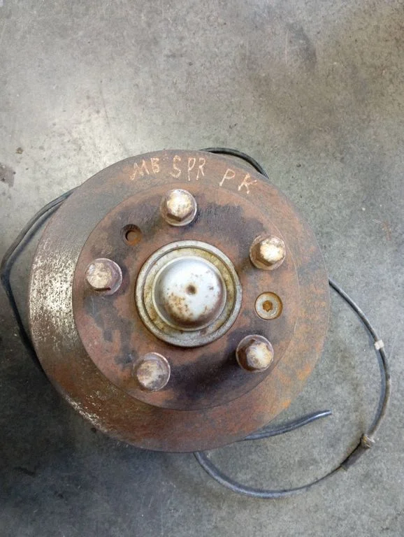 Front wheel hub spindle knuckle A9013320301