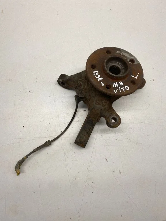 Front wheel hub – front left