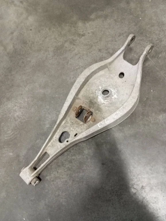 Tagumine ülemine õõtshoob – BMW 3-seeria E46 (1998-2005)