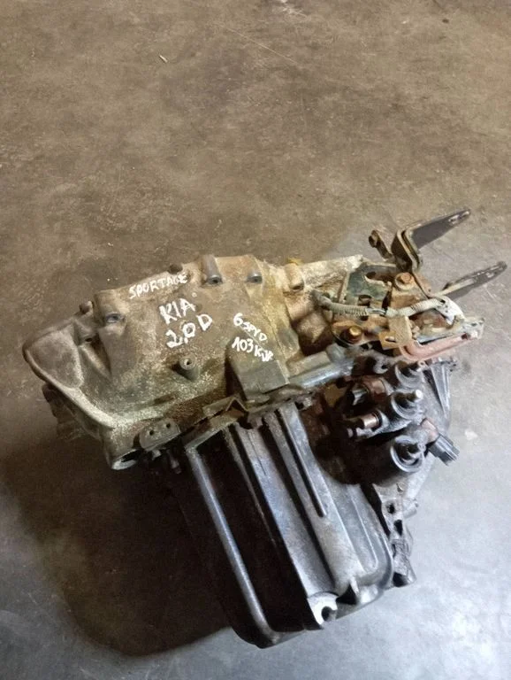 Mechaninė 6 pavarų dėžė