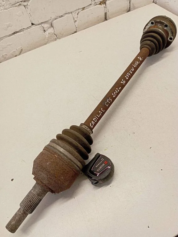 Rear driveshaft – rear right