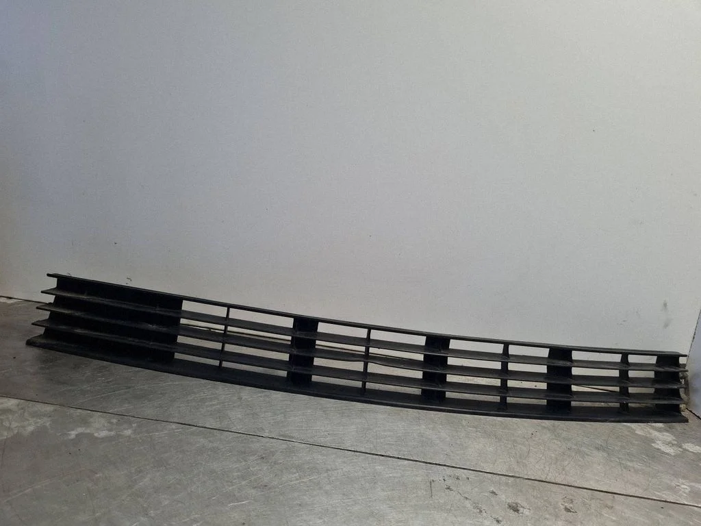 Kratka dolna zderzaka 4A0853683E – Audi 100 S4 C4 (1990-1995)